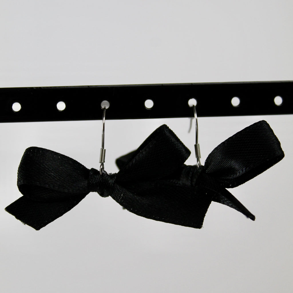 Knot earrings