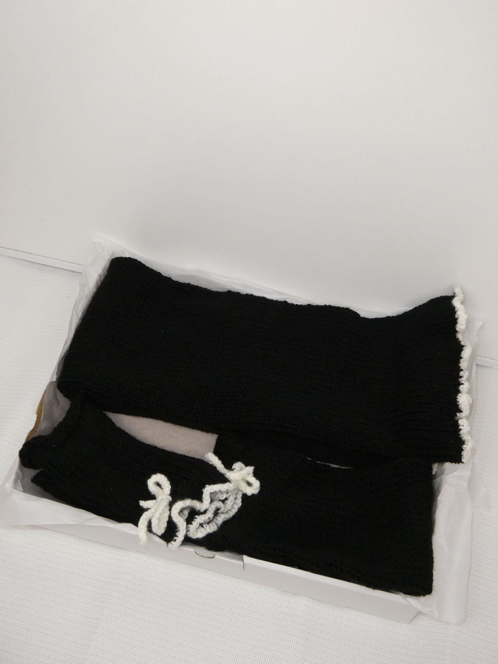 Caja con manoplas, diadema y bufanda (Reserva anticipada)