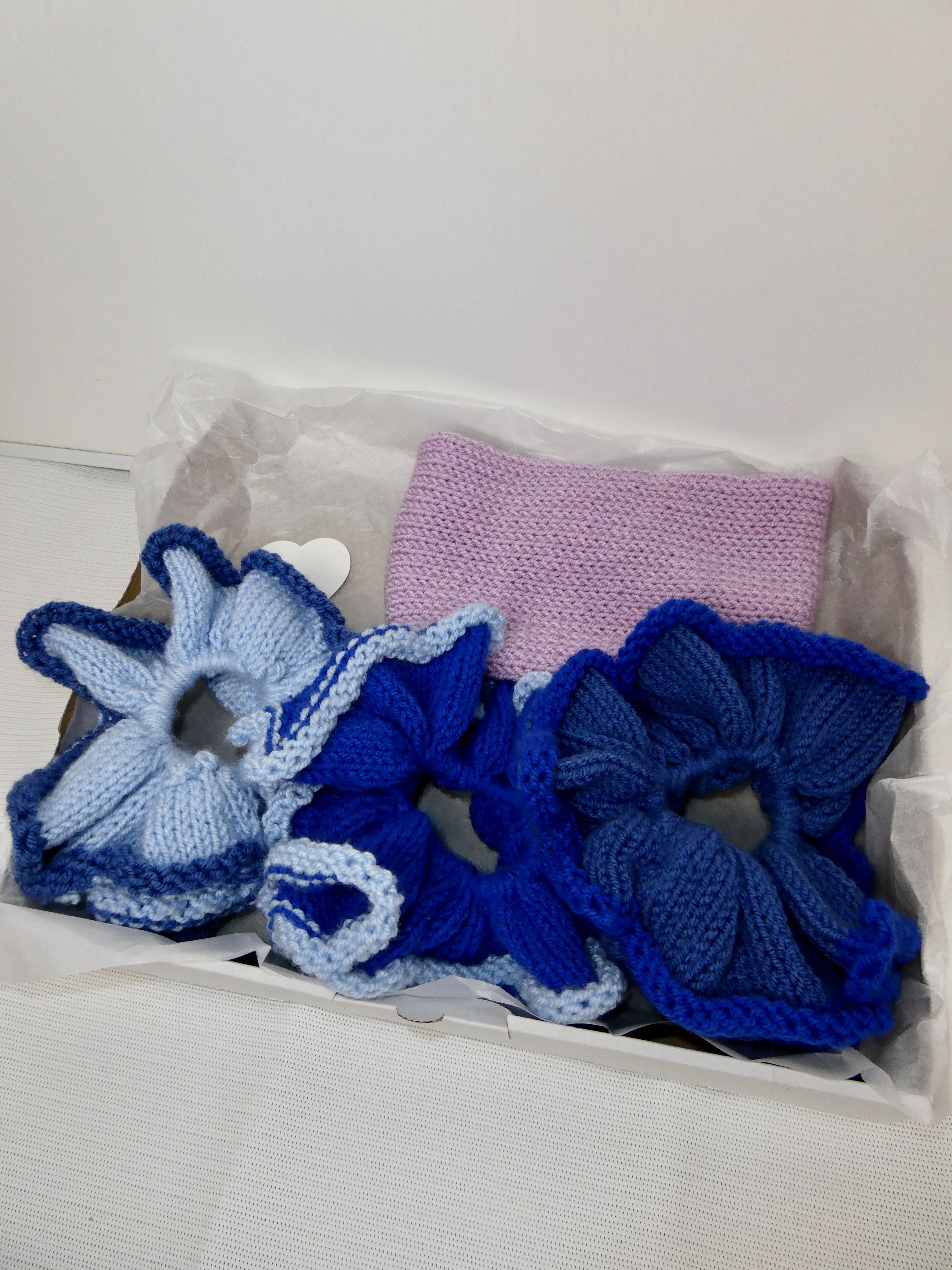 Box of 3 XXL scrunchies and 1 headband (Pre-order)