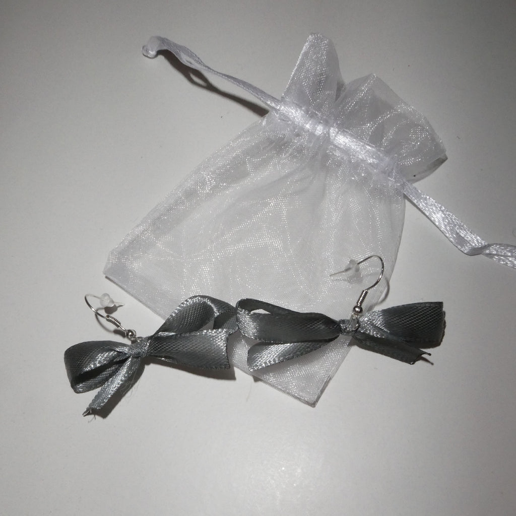 Knot earrings